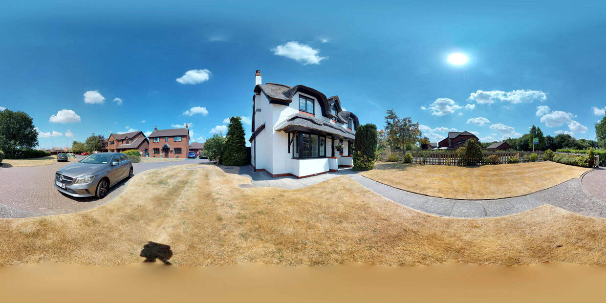 Virtual Tour of the Thatched Roof Cottage Warrington - Go Virtual 360